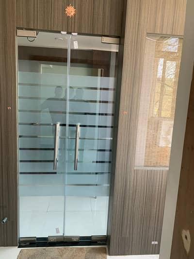 Glass Shower Cabins/ Partitions/Aluminium Window Doors/Repairing works