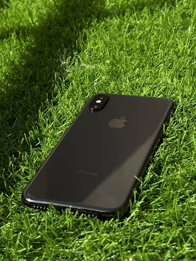Iphone Xs Non-PTA 64gb (Almost 10/10)