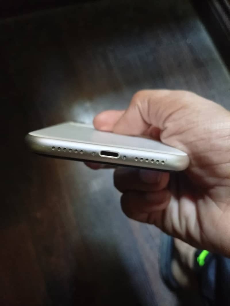 IPhone 11 3