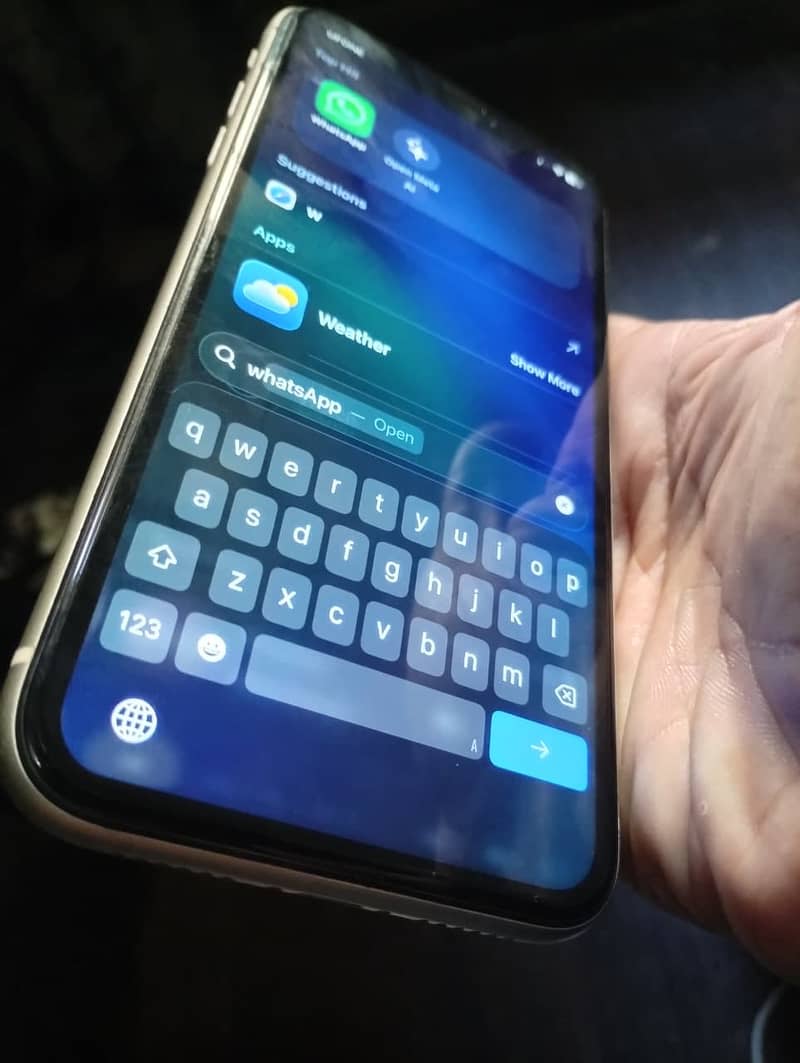 IPhone 11 4
