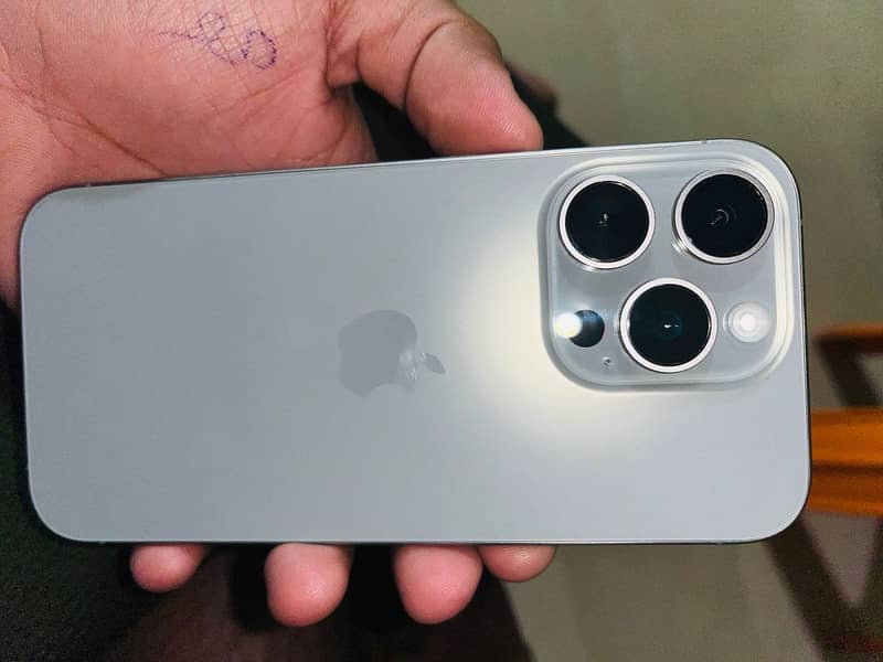 Iphone 15 pro 0