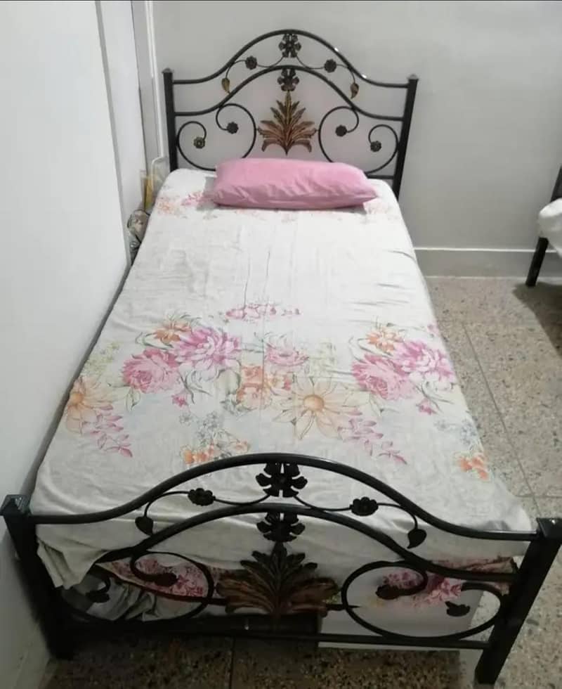 Single Iron Bed 0