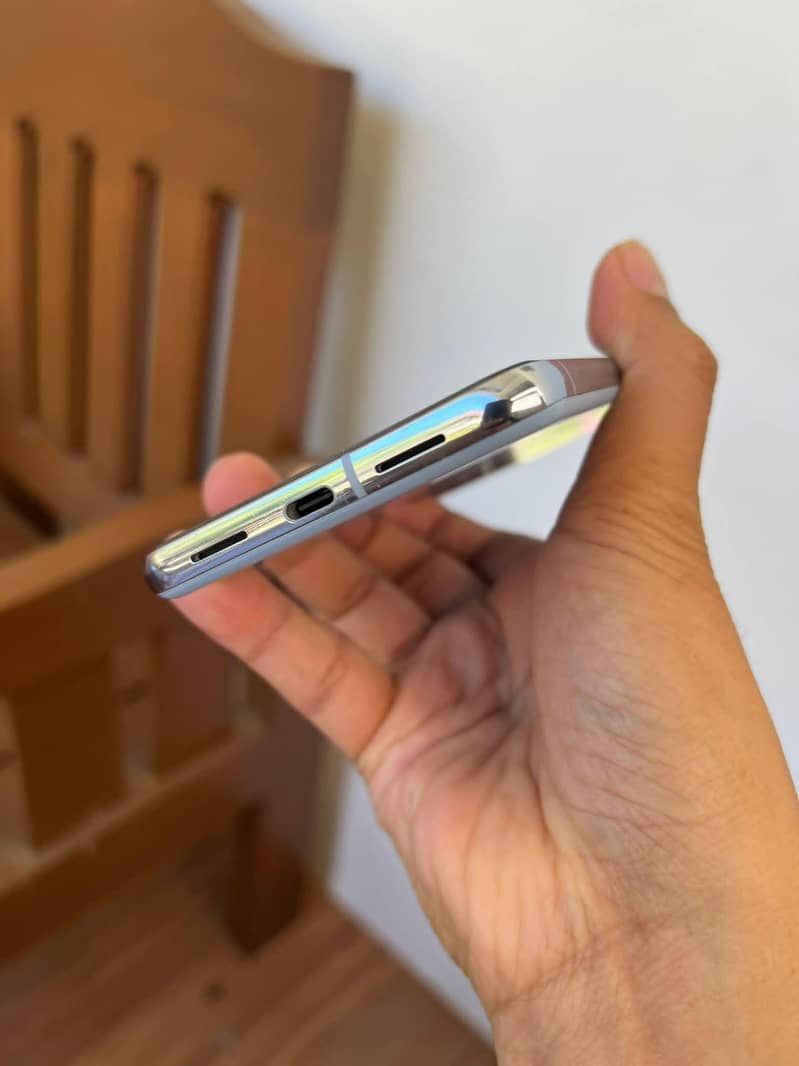 Google Pixel 8 pro 4