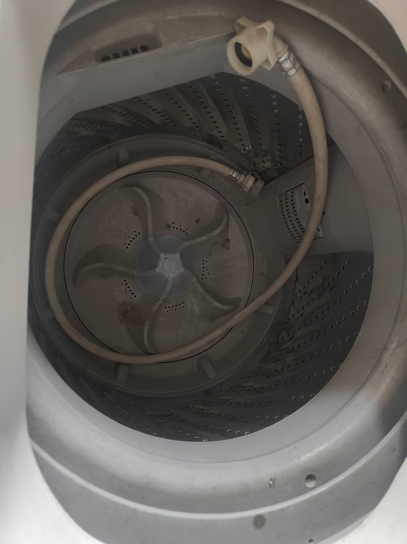 Dawlance Automatic Washing Machine 1