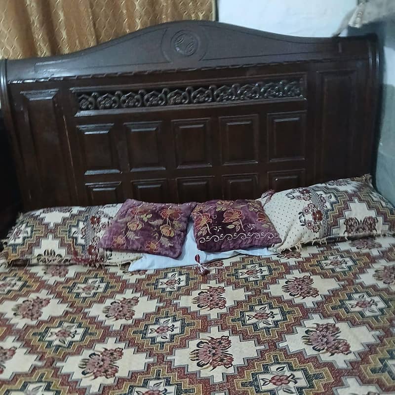 bed with side tables 0