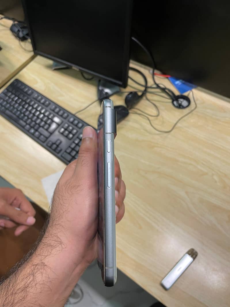 Google Pixel 8 2