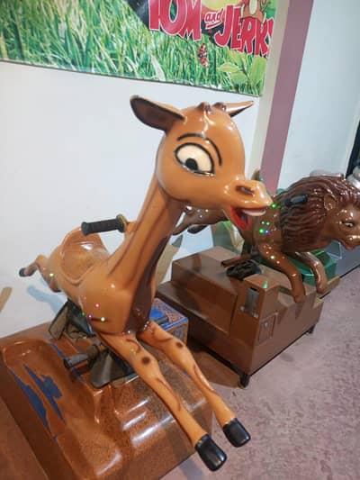 kids play landmachines