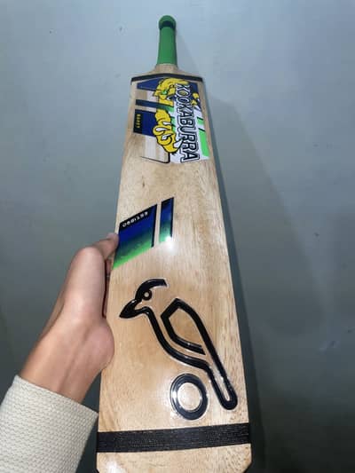 Origional srilankan coconut wood tape ball bat with free cover