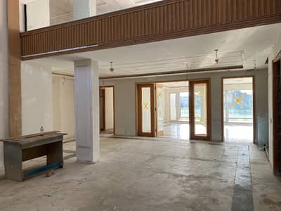 Hot Deal! Beautiful 2 Kanal Villa Facing Golf For Sale In Defence Raya, DHA Lahore