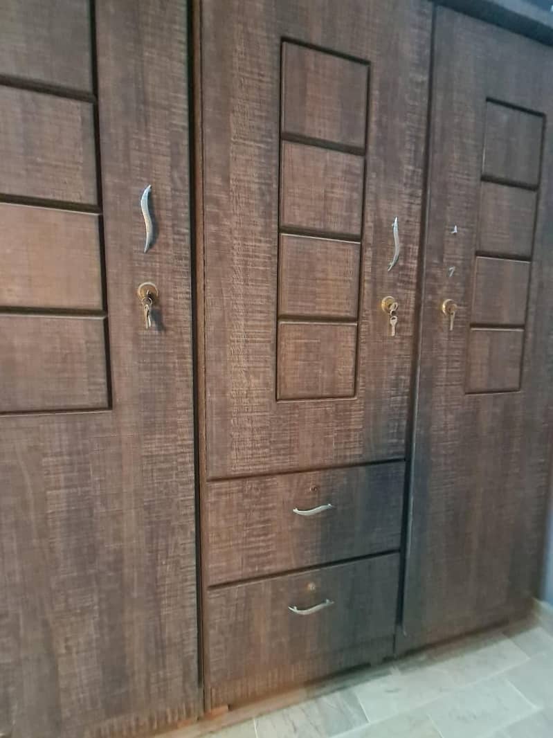 wardrobe 0