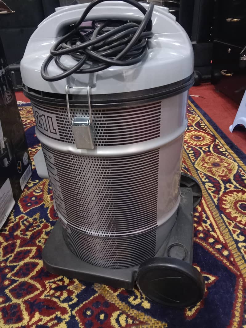 Vacuum cleaner 3
