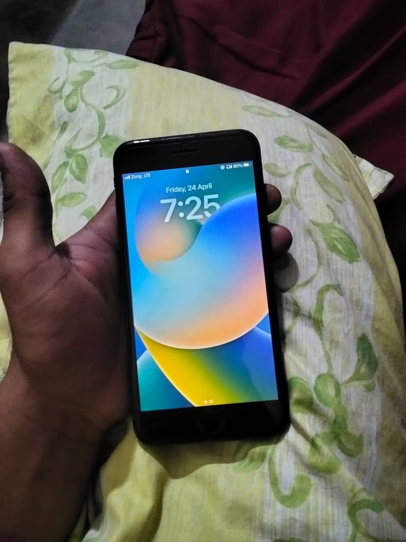 iPhone 8 Plus 0