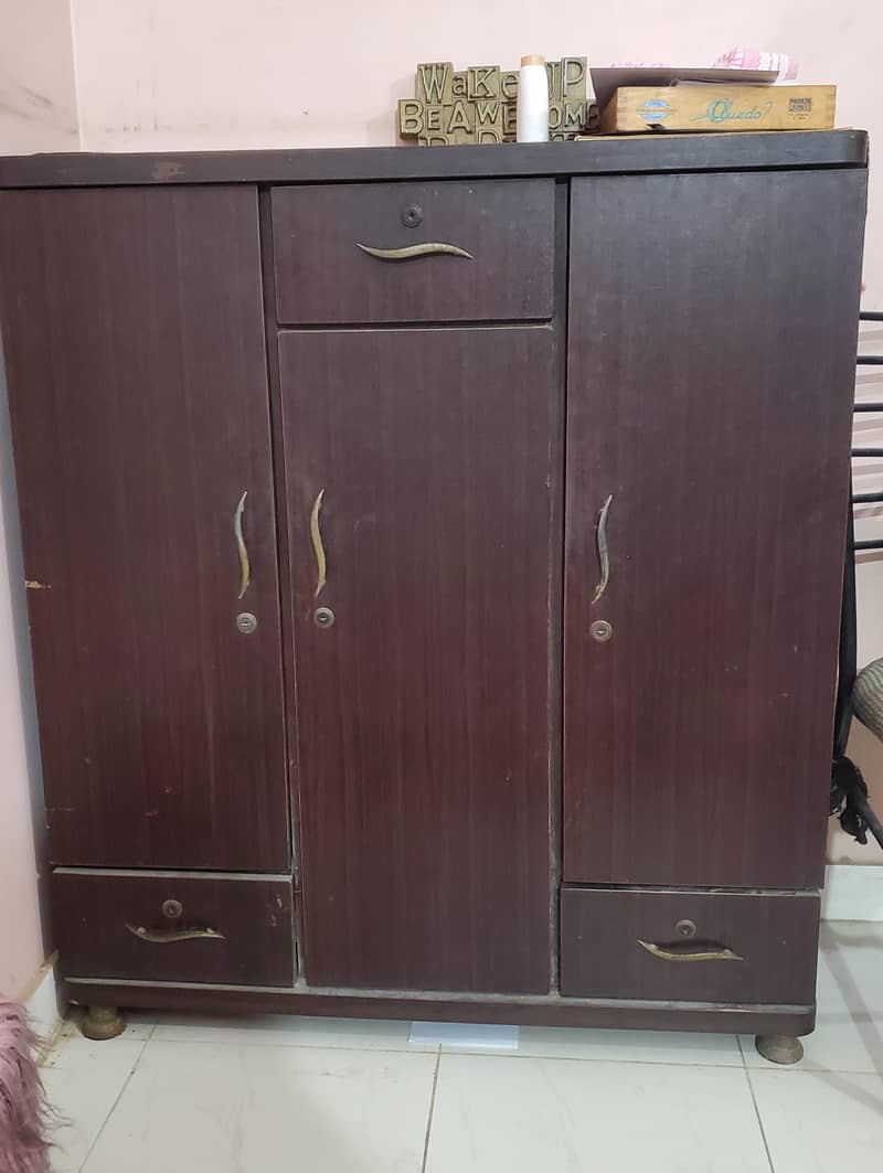 sideboard 0