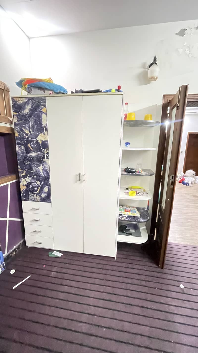 Wardrobe 0