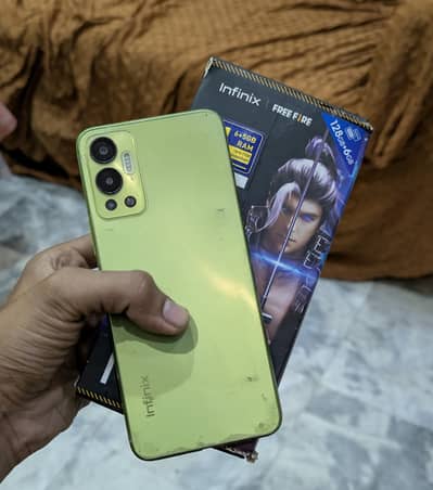 Infinix Hot 12 (⁶+⁵)/128GB Box with Charger.