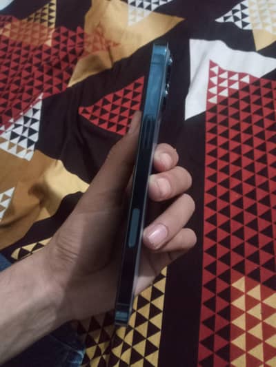 iPhone 13 pro max 128 gb and 98% battery healthy Jv