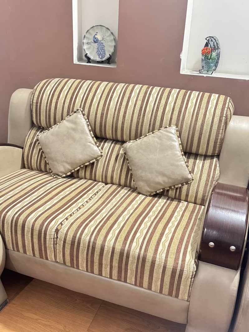 Sofa set 0