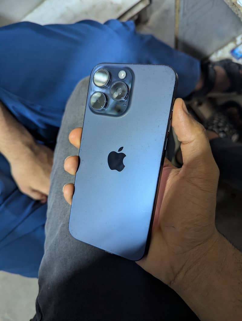 Iphone 15 pro max 3