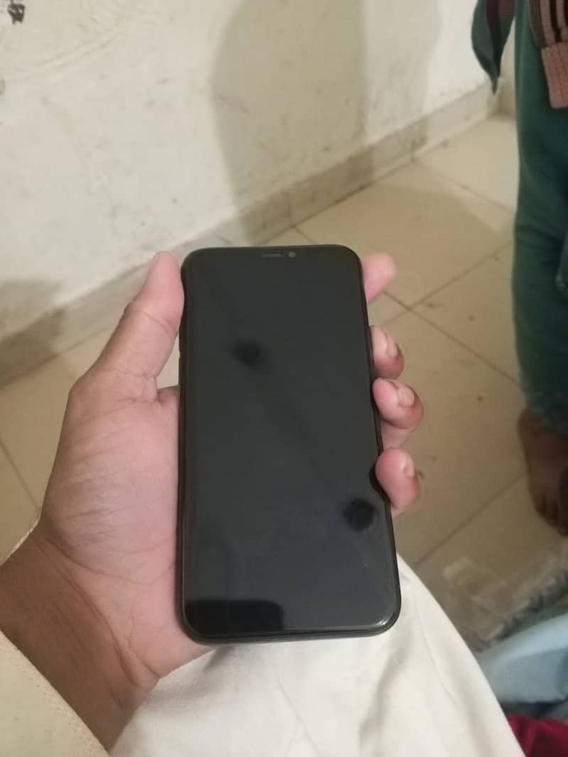 iPhone 11 Pro 1
