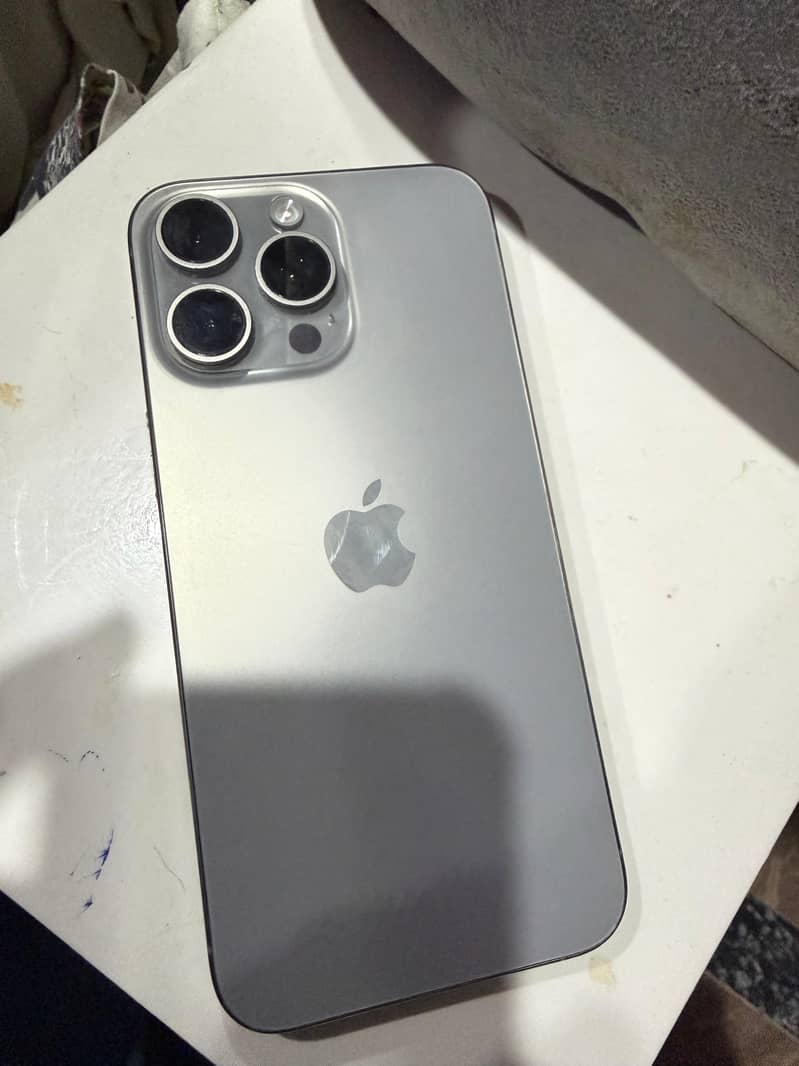 iphone 15 pro max 2