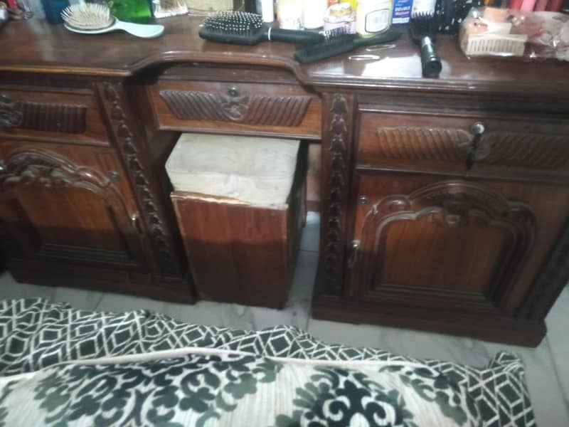 dressing table 3