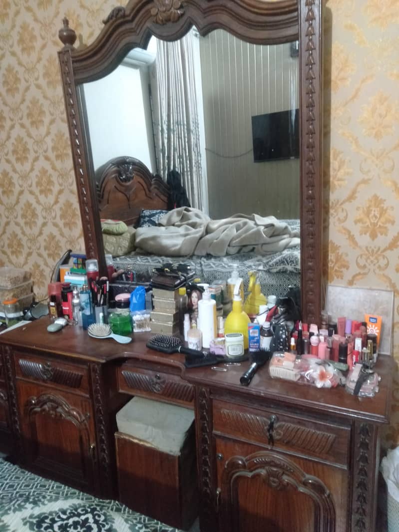 dressing table 4