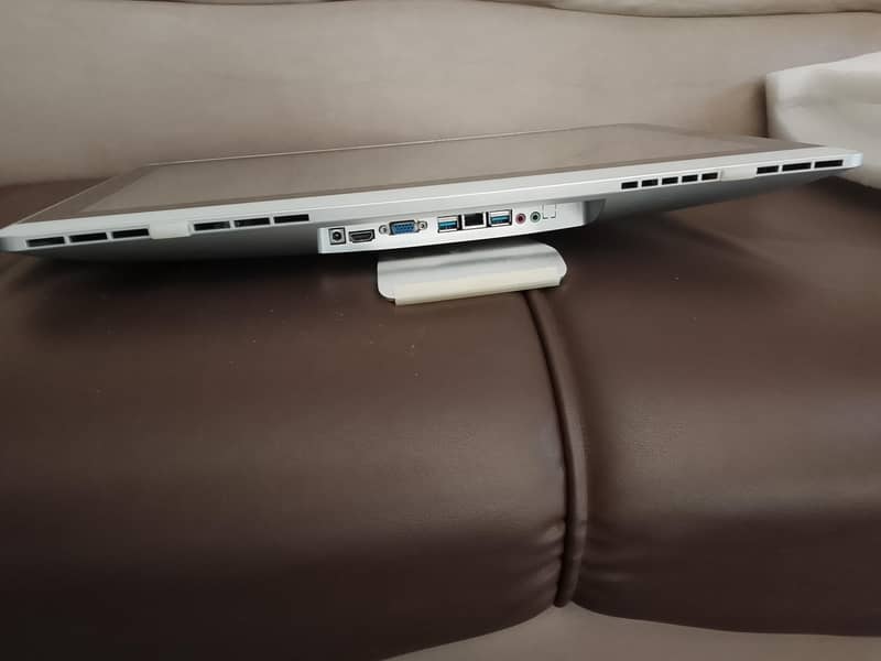 22" touchscreen computer 2