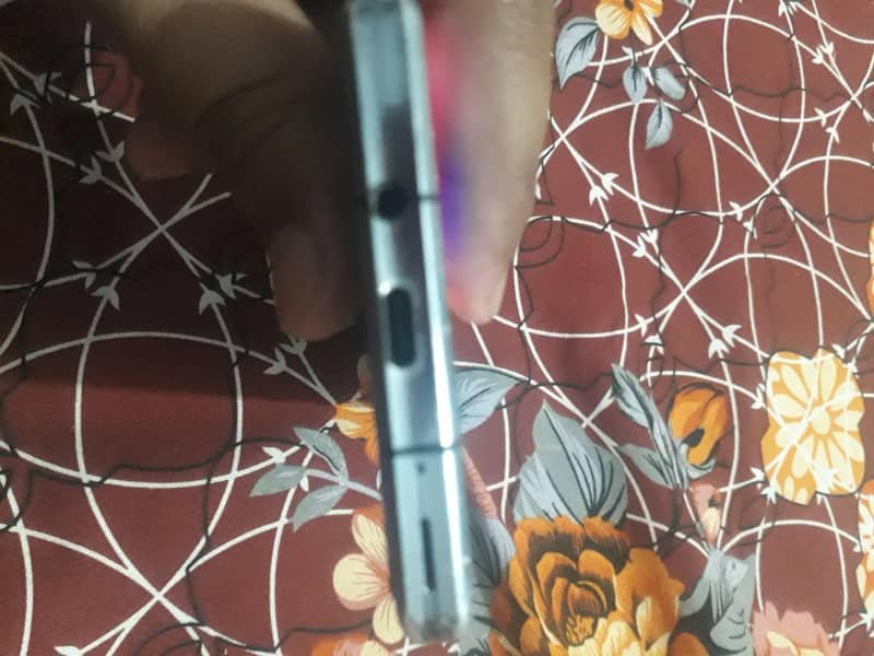Sharp aquos r6 4