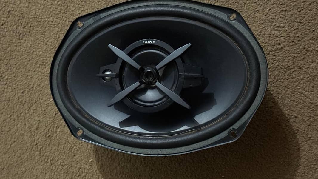 Complete car sounds system 14