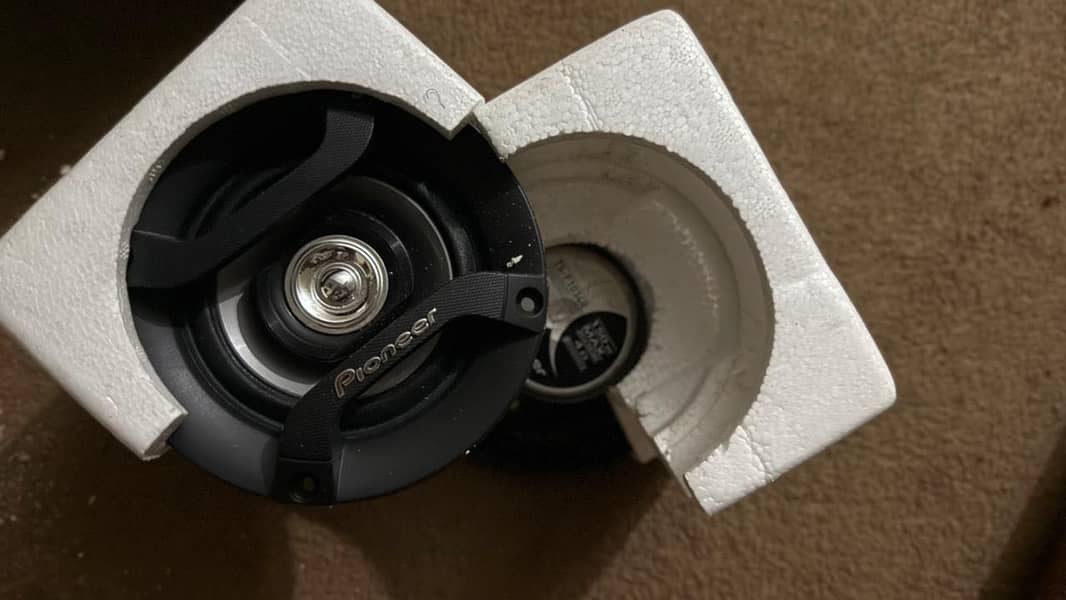 Complete car sounds system 15