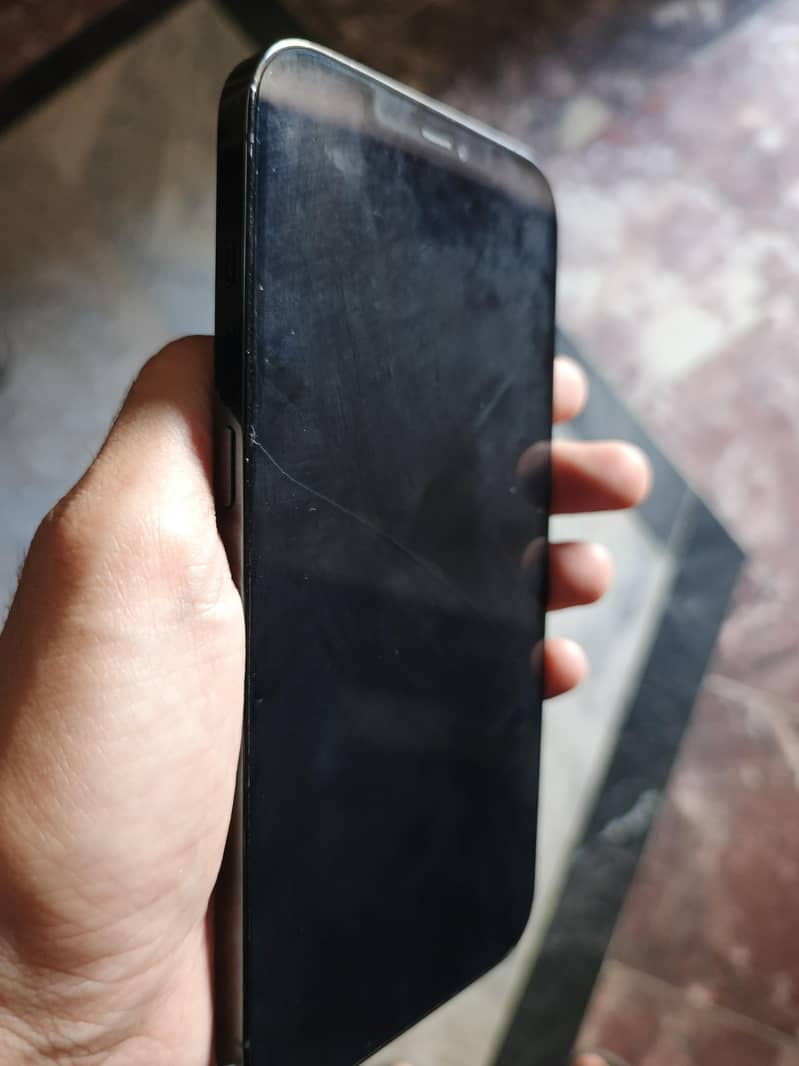 iphone 12 Pro Max 4