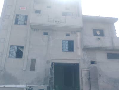 16foot rasta 2/5marla makan 3manzal ha har manzal 2 kamre wash room ki