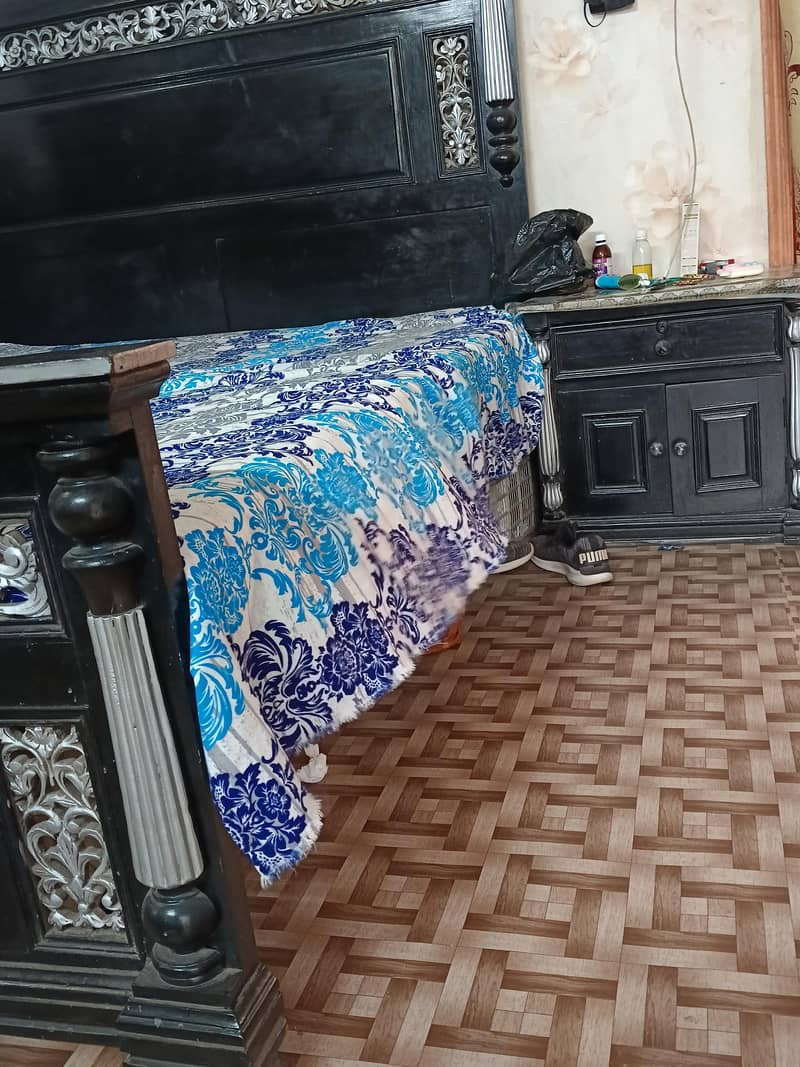 bed and dressing table 2