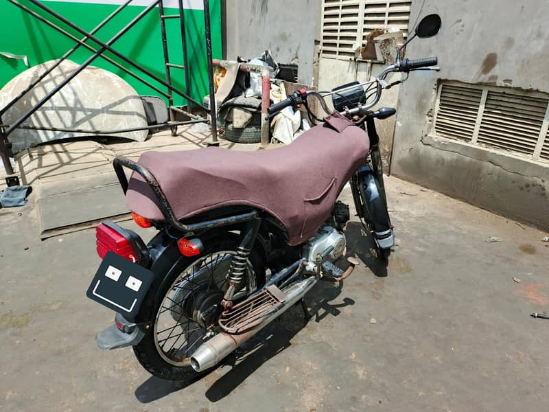 Unique UD 70 1