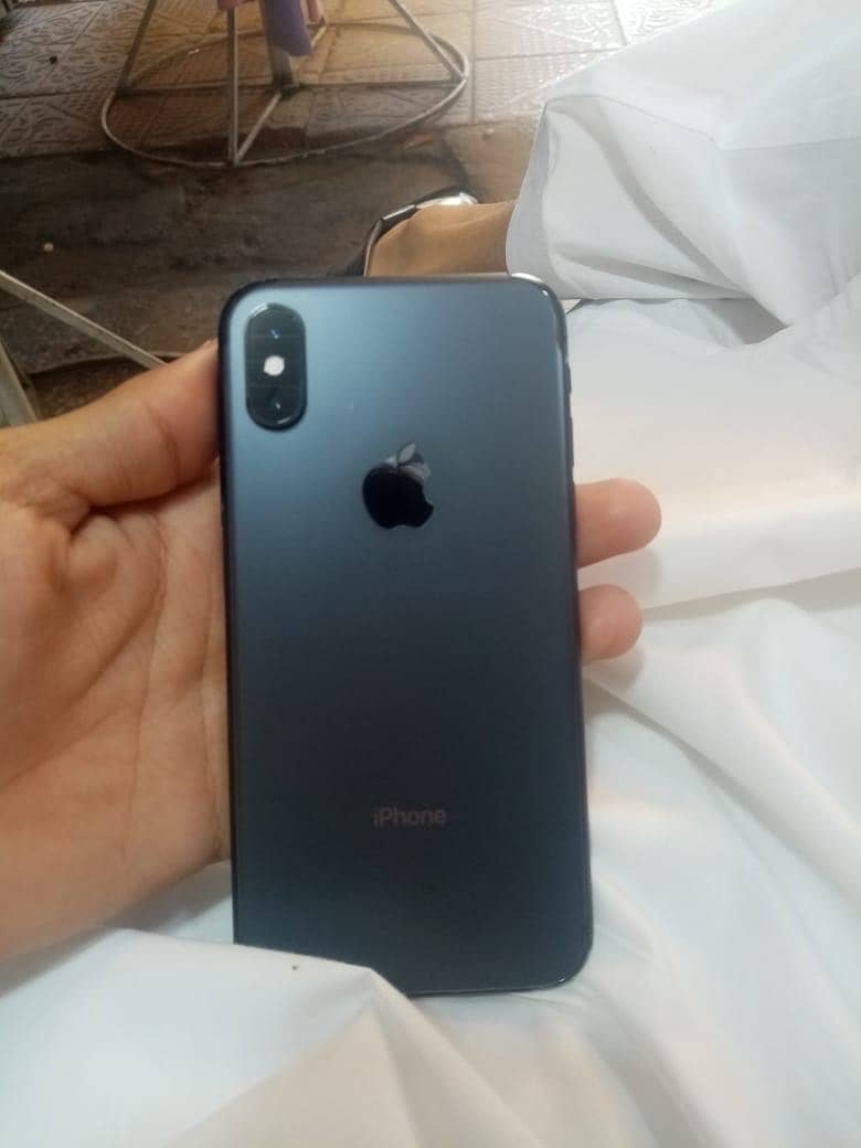iPhone XS 3