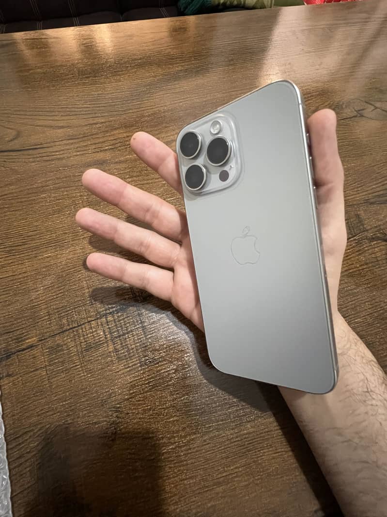 Iphone 15 pro max 3