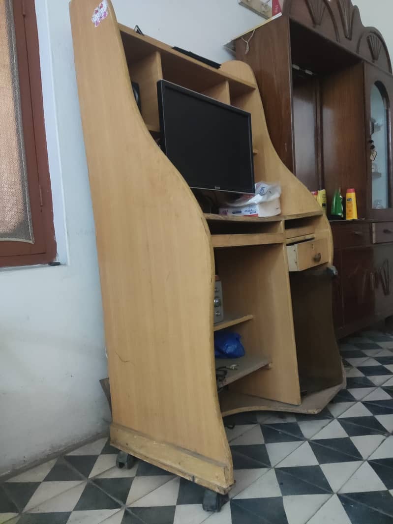 Monitor and trolley 1