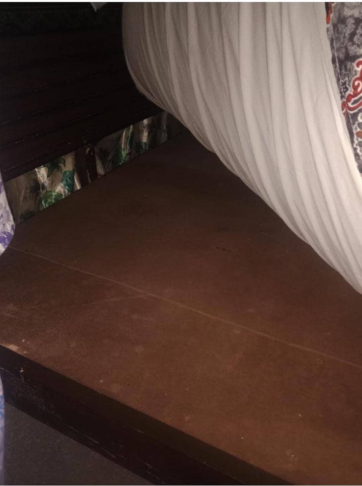 Bed's 1