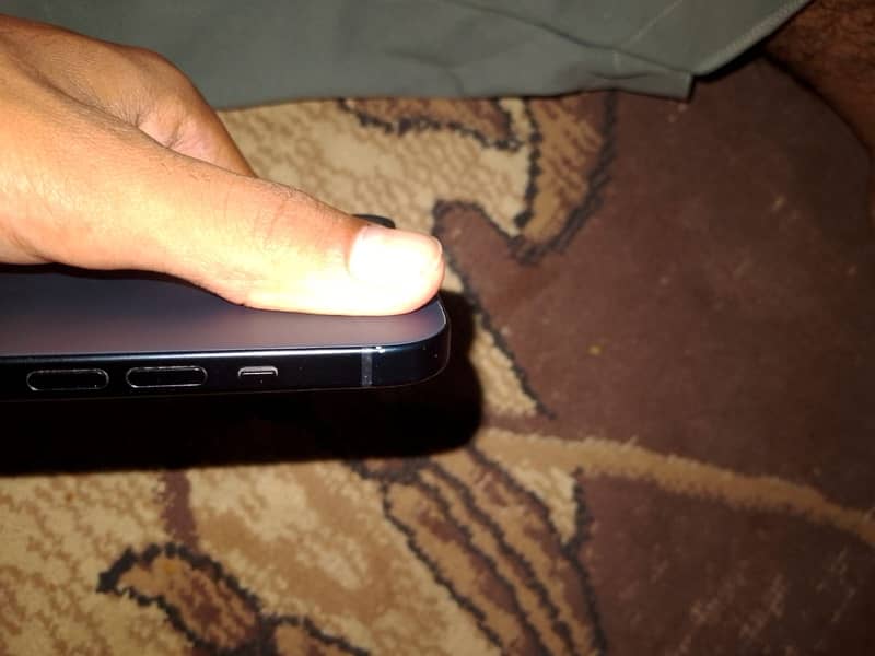 iPhone 15 2