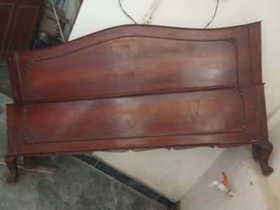 queen size bed urgent sale bilqul teek ha