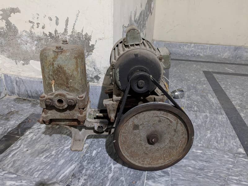 Donkey pump 1