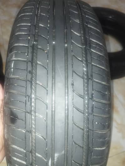 urgently sale 185/70/14 Bridgestone 80% no damage no repair