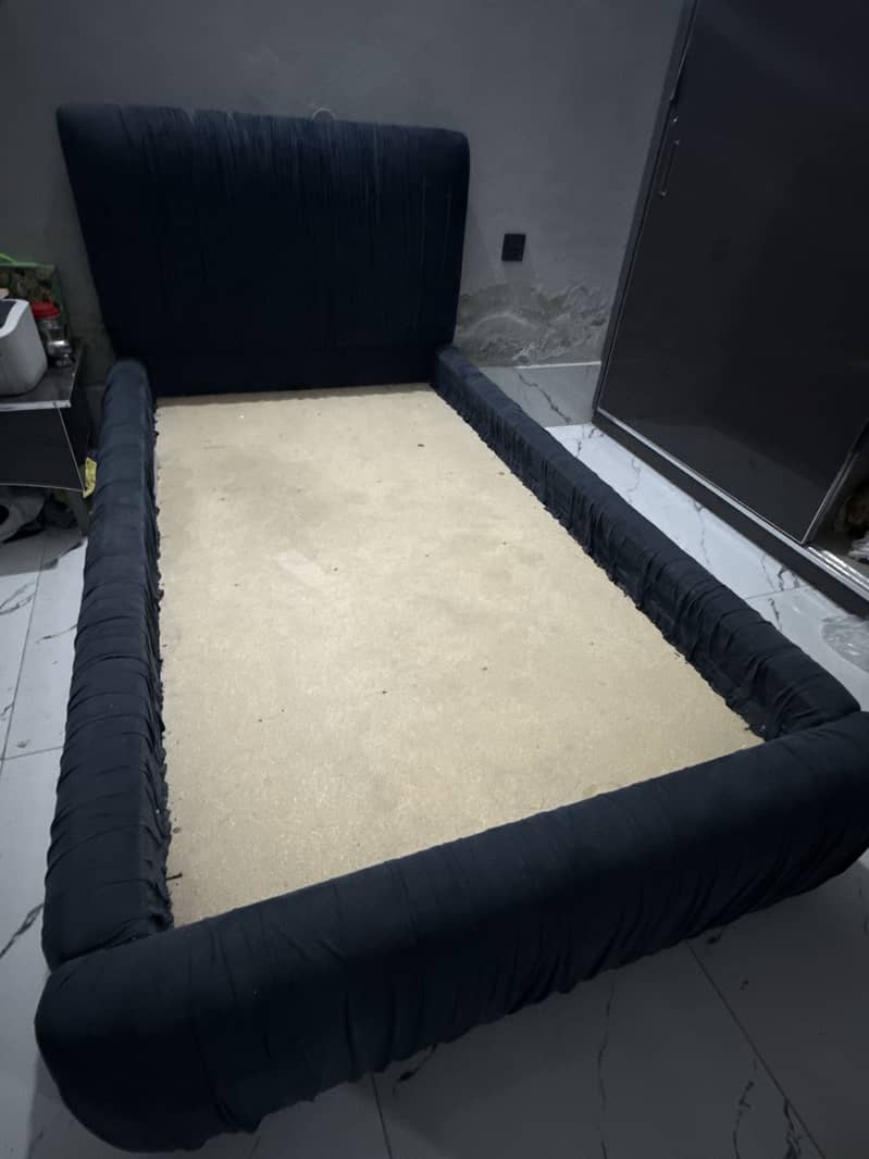 Wide single bed 1