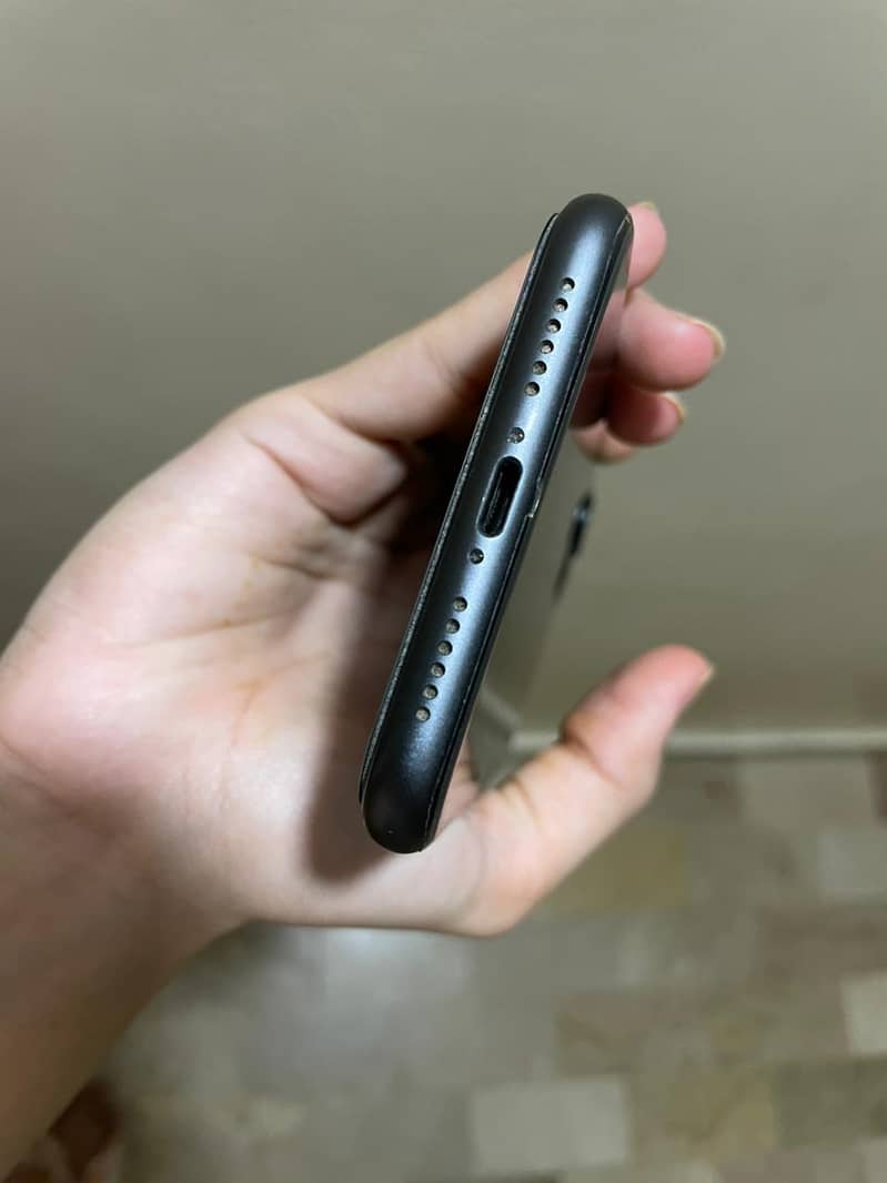 iphone 11 4