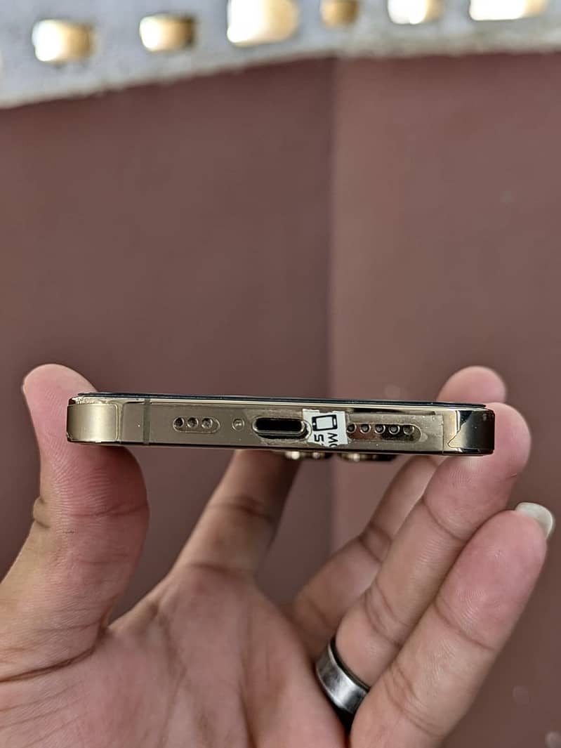 iPhone 13 Pro 6