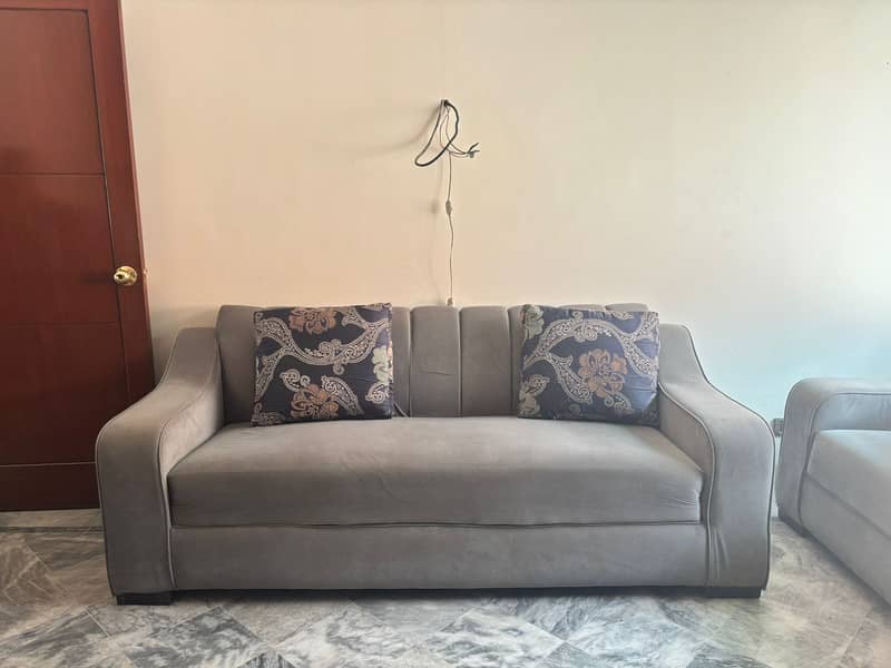 Sofas with table 0