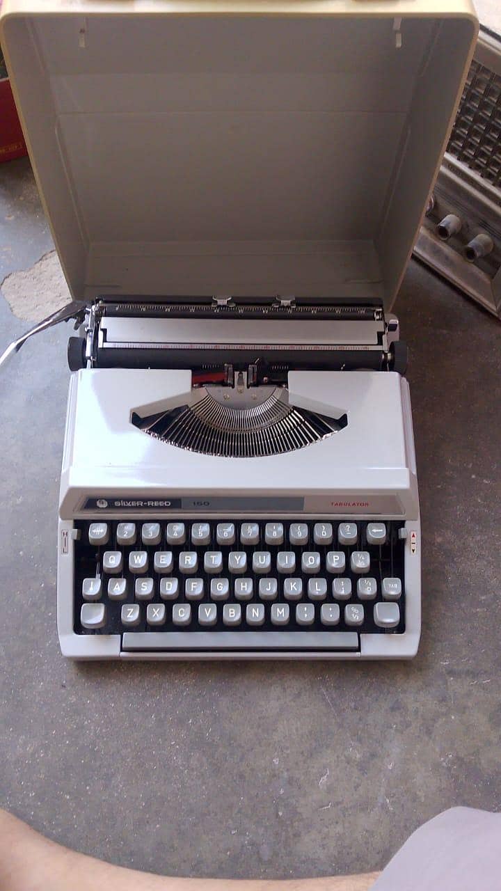 typewriters 1