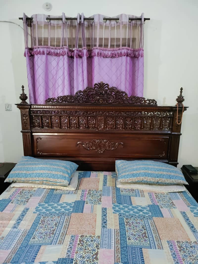 bed set with dressing table 0