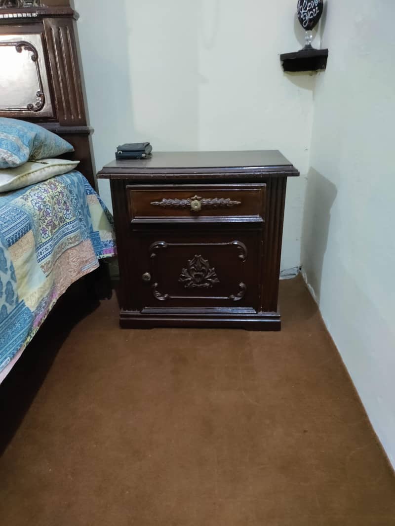 bed set with dressing table 3