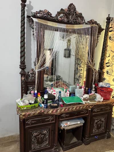 Mirror dressing table